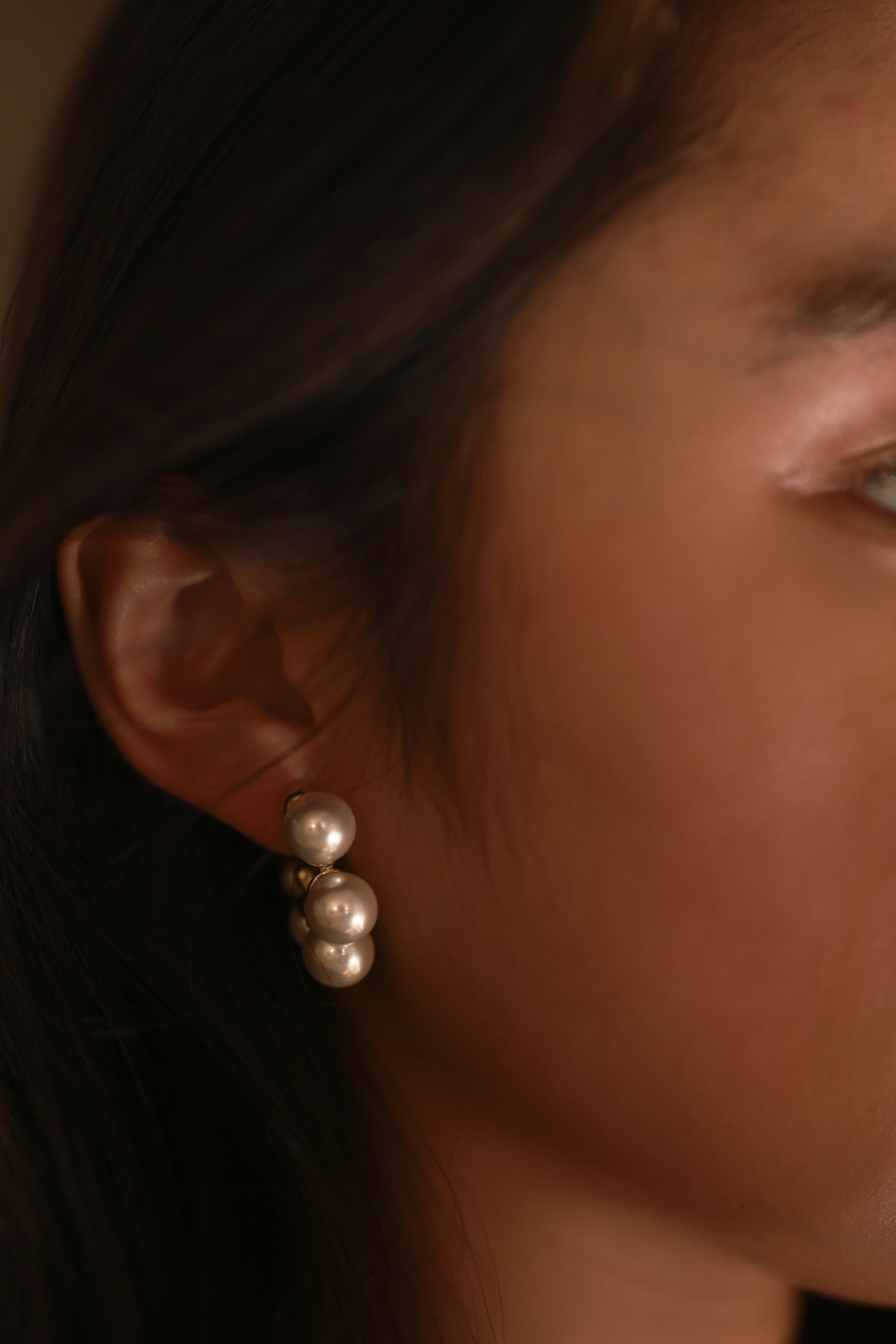 Aura Pearl Hoops